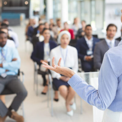 Formation au leadership vs développement du leadership : quelle est la différence ?
