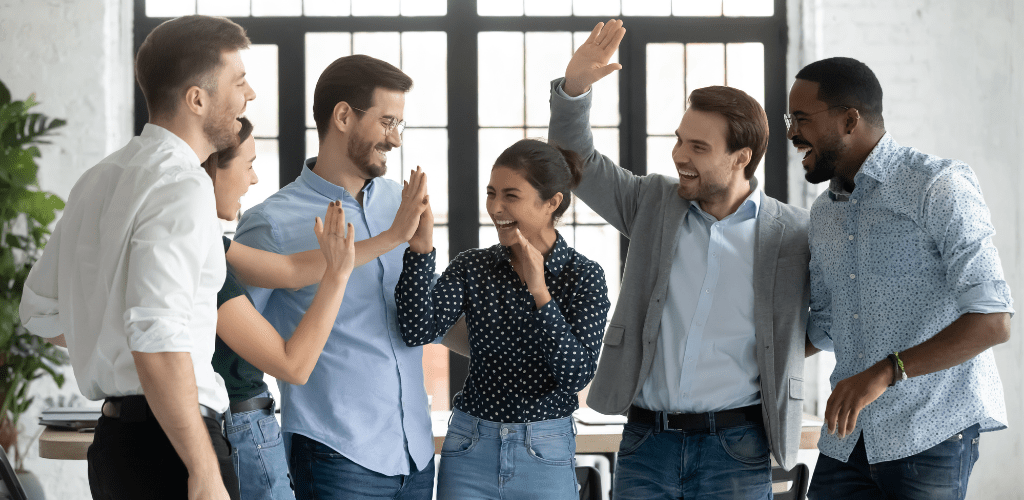 Crestcom LEADER Header Photo