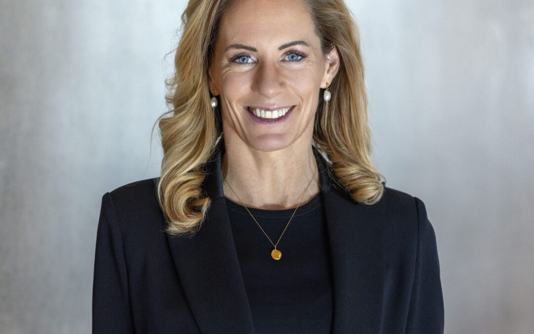 How to Lead in a Polarized Workplace with Louisa Loran
