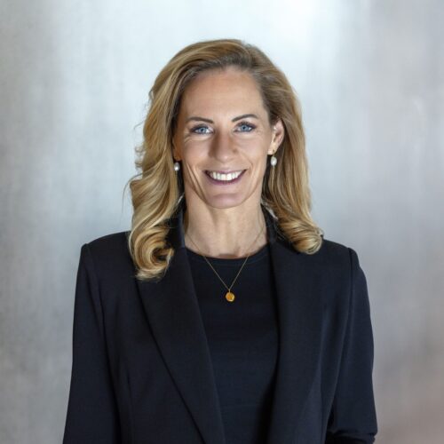 How to Lead in a Polarized Workplace with Louisa Loran